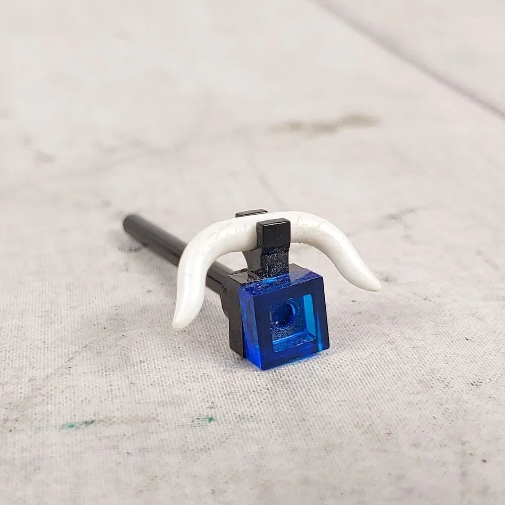LEGO Minifigure pi068 Islander King Kahuka - for 6236 6262 6256 6278 - w/ STAFF
